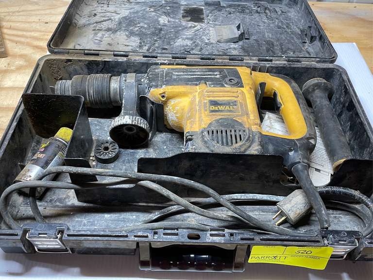 DeWalt 1 9/16' Spline Rotary Hammer Corded Model D25553 Parrott