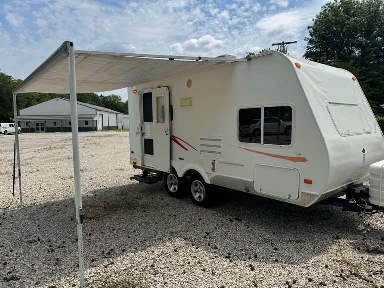 2007 18' Fun Finder X Pull Type Camper, Sleeps 6 (See Description for