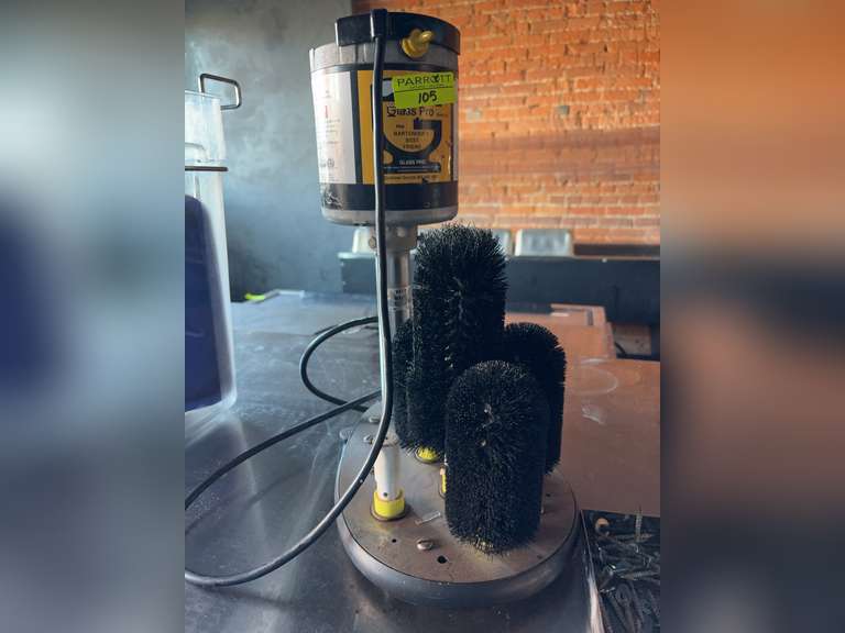 Bar Maid/Glass Pro Model No. GWM-300 Packed 6 ea
Bar Maid® Glass Washer, manual, 8"H × 9-1/2"W, (3) brushes, suction cup base Priced/packed/sold as each. (6 each per case)