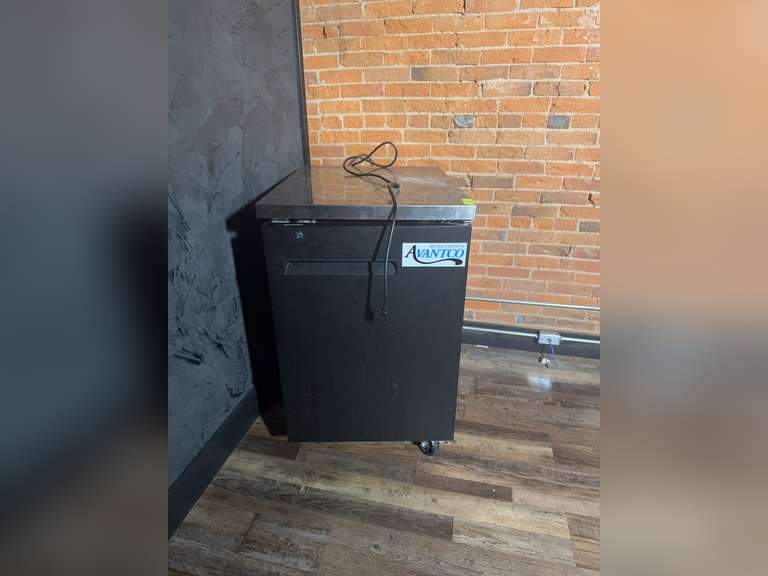 Avantco Refrigeration Refrigerator