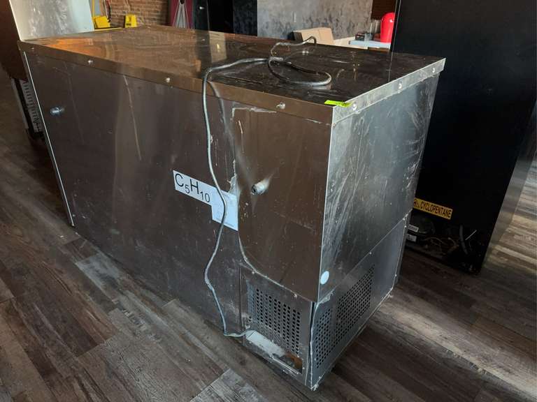 Atosa Back Bar Cooler, two-section, 57-4/5"W × 28-1/10"D x 40-1/10"H, self-contained side mount refrigeration, 17.3 cu. ft., (2) locking solid doors, digital temperature control, (4) epoxy coated shelves, stainless steel interior & exterior, 2" casters, R290 Hydrocarbon refrigerant, 1/7 HP,
115v/60/1-ph, 2.3 amps, cETLus, ETL-Sanitation Weight: 524 Ibs total