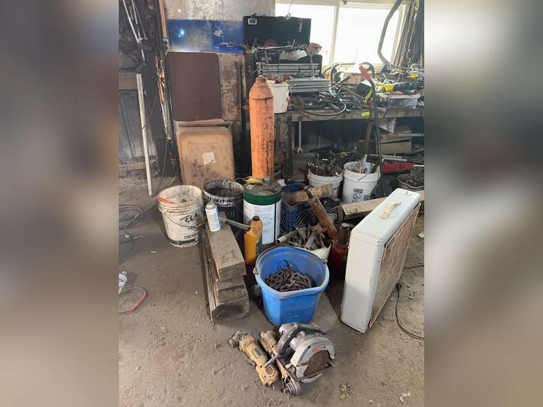 Contents from window to window (bench included)