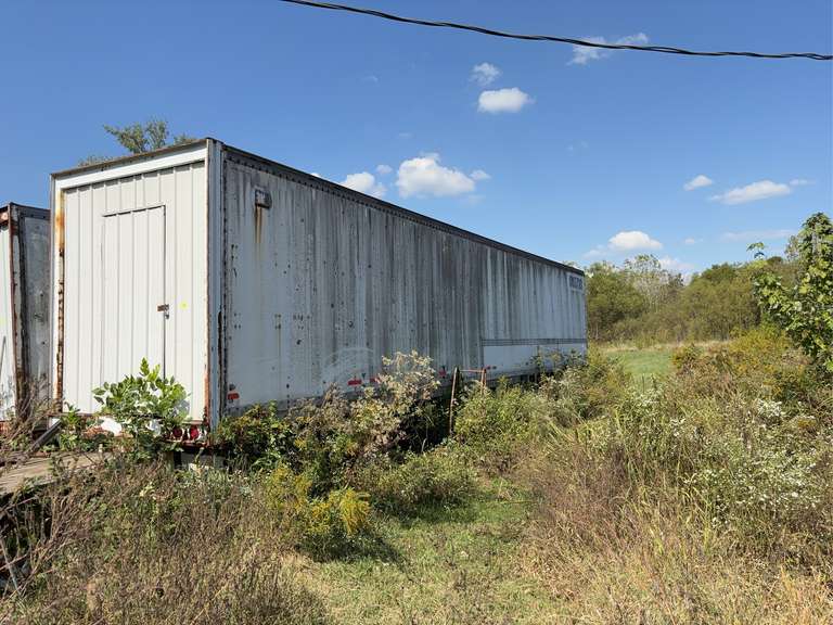 Semi trailer (With Title, Has Not Been Moved in Years, Used for Storage)