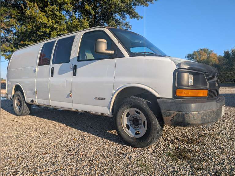 2004 Chevrolet Express Van - 3500 Series/1 Ton Running Gears, Reliable 6.0 Liter Gas Engine, Automat