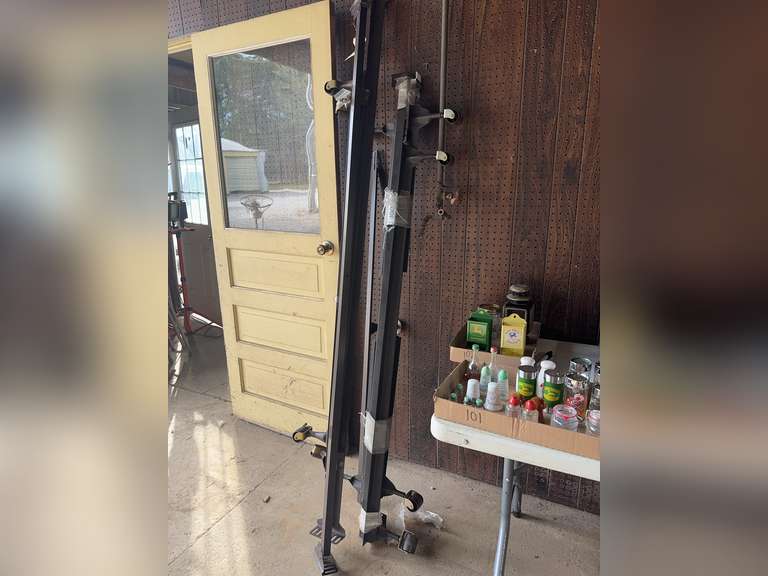 2 adjustable bed frames (Queen & Full)