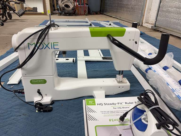 Moxie Handi Quilter Sewing Machine, SURE Stitch Elite Screen, Leader Grips, and all sewing accessori