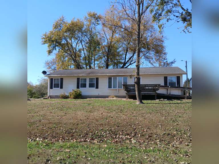 New Listing! Country Living! Home w/3.5 acres of scenic views, close to town