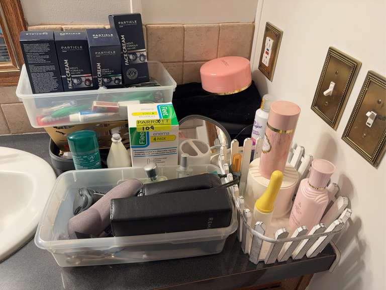 Misc bathroom supplies