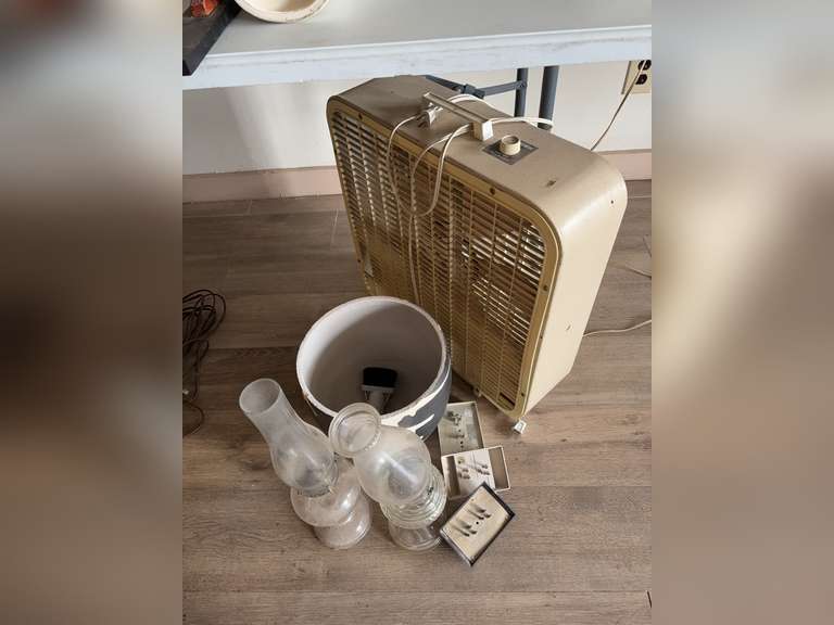 Lakewood box fan, pot, kerosene lamps