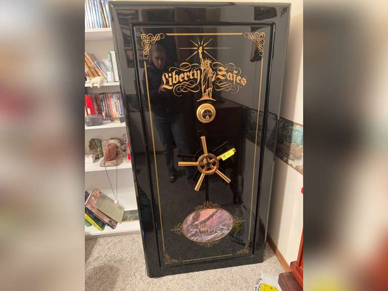 Liberty Safe Presidential 25- 60in L x 32in W x 25 1/4 D 7-Gauge Steel locking, Turn Dial Lock (Non-