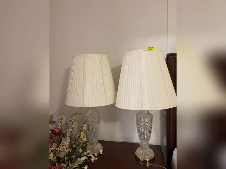 Accent lamps with pleated white shades