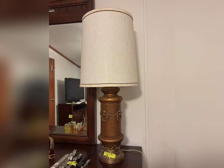 Table lamp