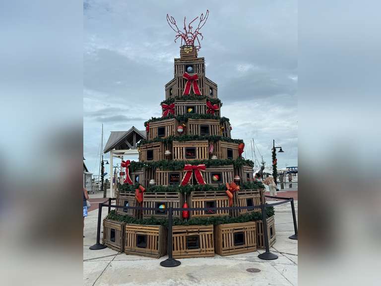 Festive Finds Multi-Seller Auction