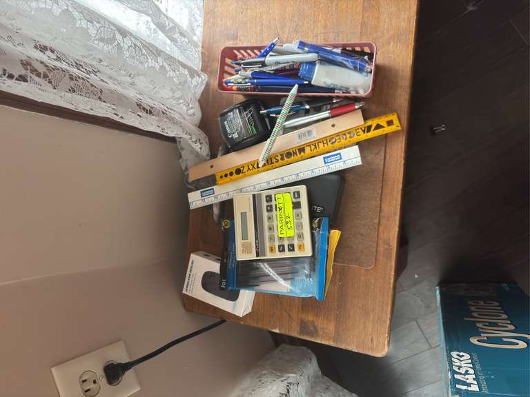 Office Supplies ( rulers-pens-calculator)