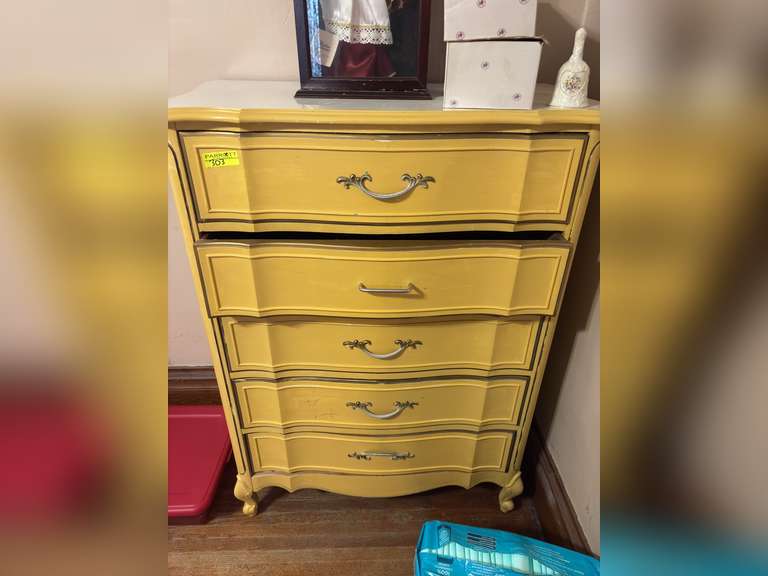 Painted dresser with five drawers (35in by 48in height by 17in width) (1 odd drawer handle)