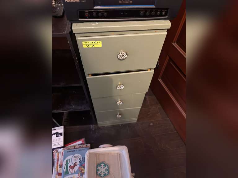 4 drawer cabinet with contents (socks)