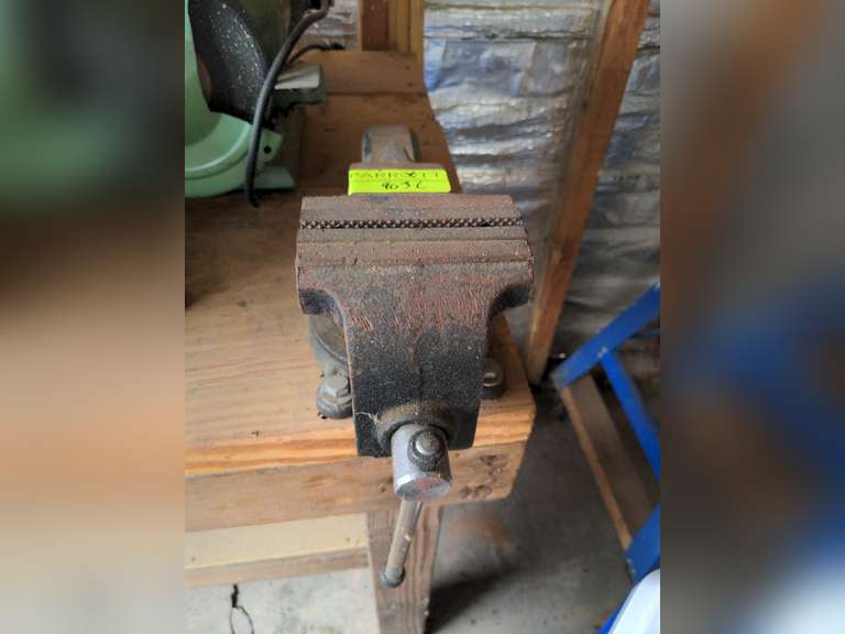 Table Mounted vice