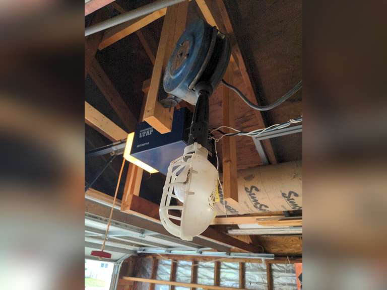 Mountable/extendable shop light