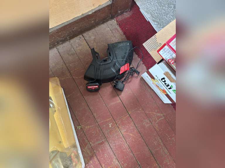Craftsman Electric weed eater with charger and battery
