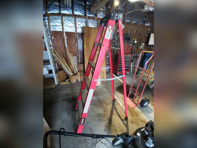 Husk step ladder