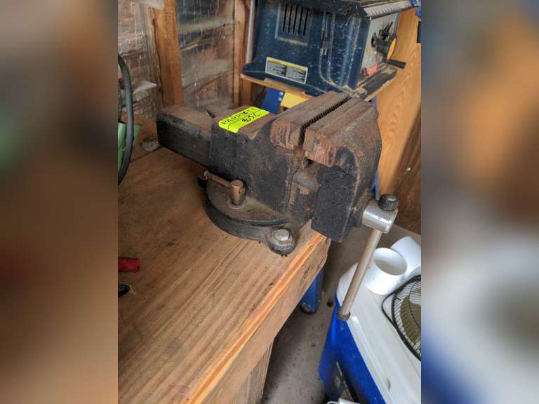 Table Mounted vice