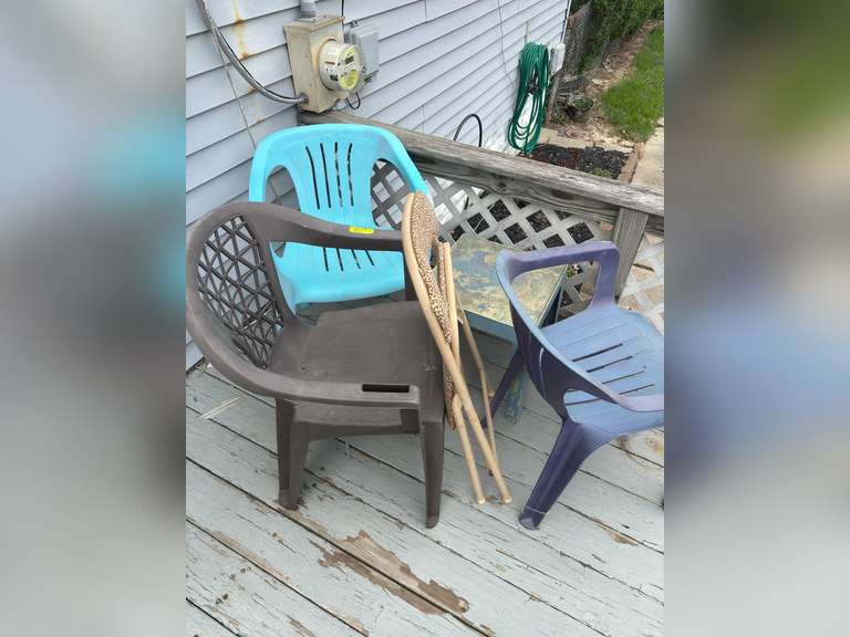 Lot of plastic lawn chairs