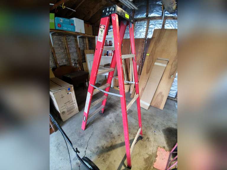 Husk step ladder