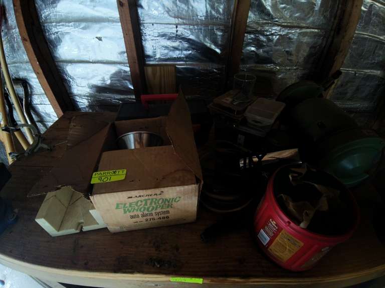Contents of workbench table top