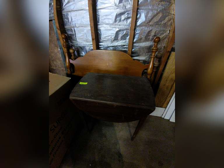 Single head and foot board with in-table