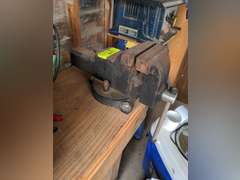 Table Mounted vice