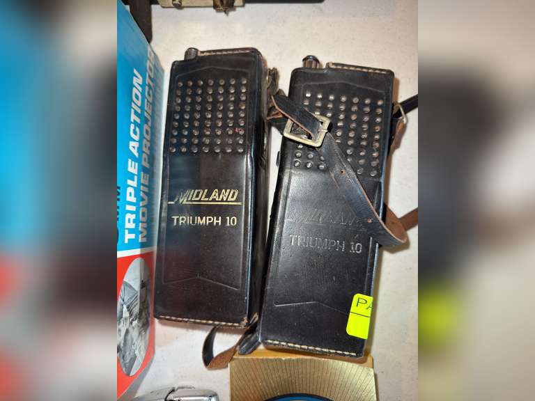 Midland Cb Mic with 2 Midland Triumph 10 Walkie Talkies