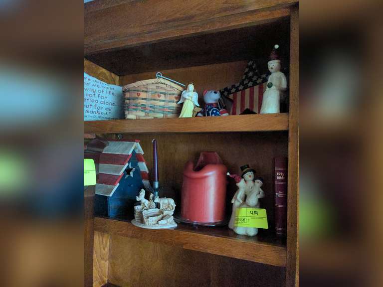 2 shelves of Americana