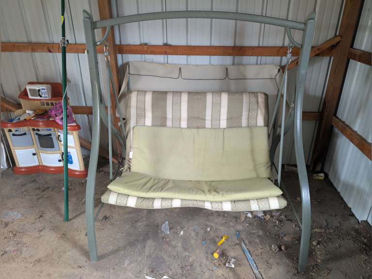 Metal Frames Outdoor with Canopy, Very Good Condition (Canopy Needs new bolts to attach)