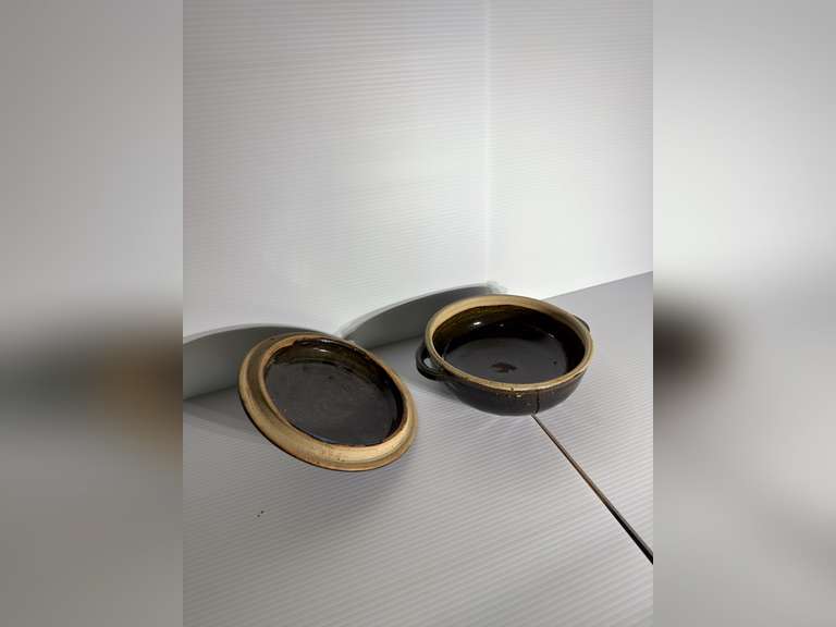 Earthenware small casserole