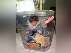 Animated Wind up Musical Porcelain doll (Sings Edelweiss