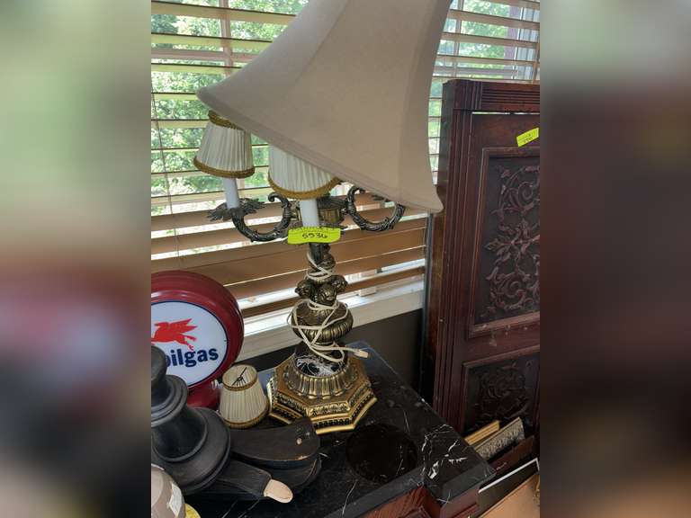 Decorative table lamp