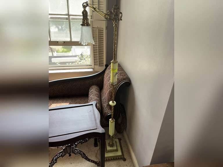 Antique-style Bridge lamp