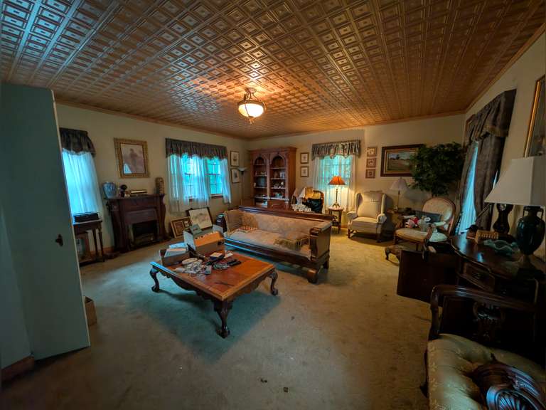 *SALE PENDING* 1529 Old Orchard Road, Vincennes, IN 47591