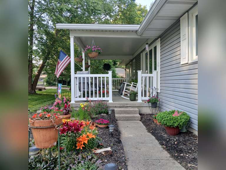Reduced Price! 101 Acorn Drive, Bridgeport, IL  62417
