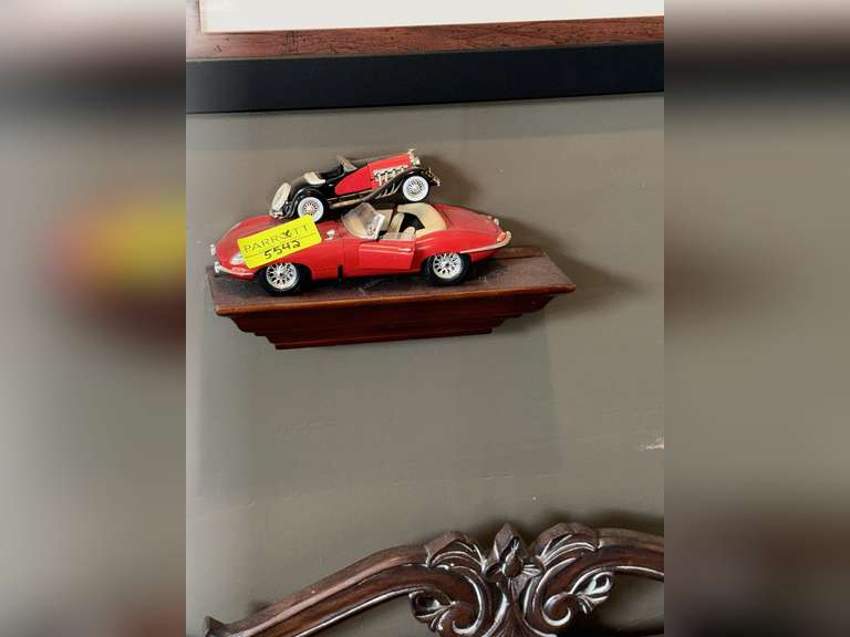 2 vintage model cars