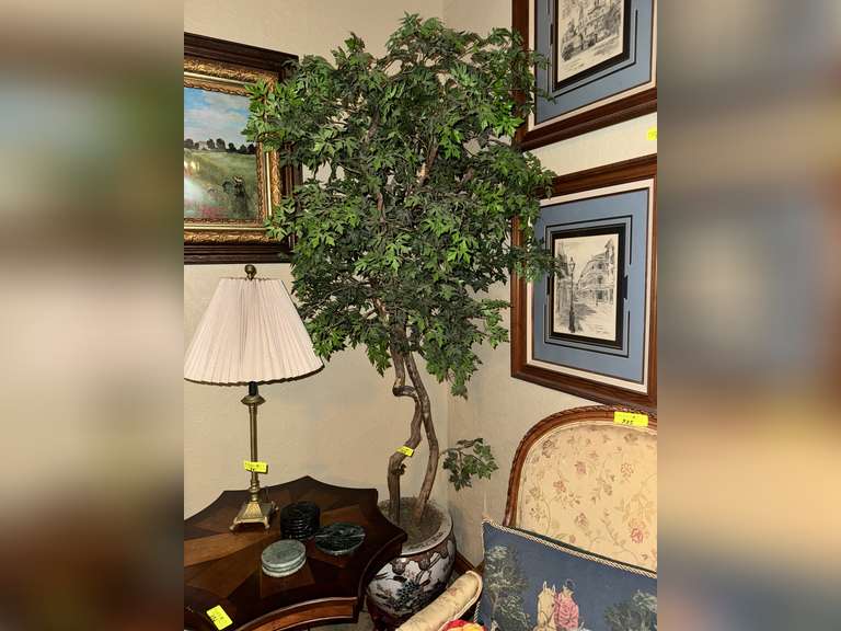 Decorative silk tree with ginger jar pot