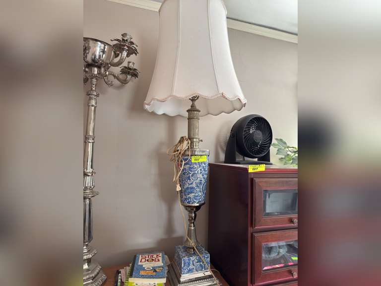 Table lamp with blue and white floral designs