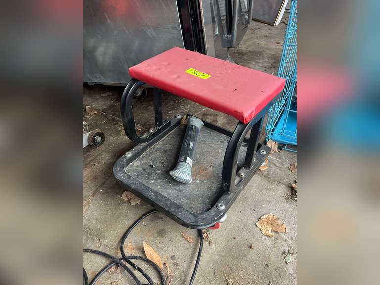 Rolling work stool