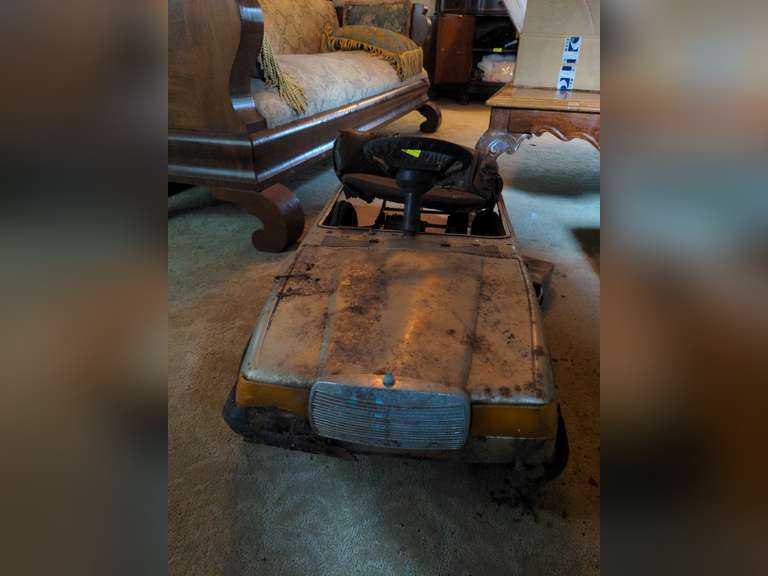500 SEC pedal car