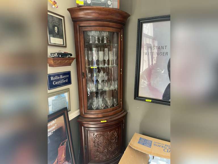 Corner china cabinet