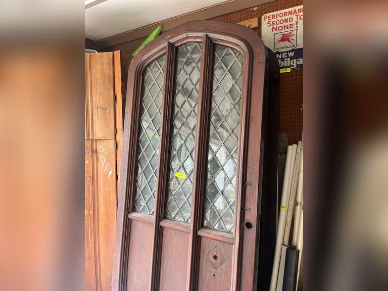 5 large wooden doors with diamond glass pattern