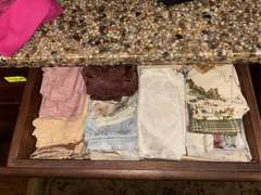 2 drawers of table linens