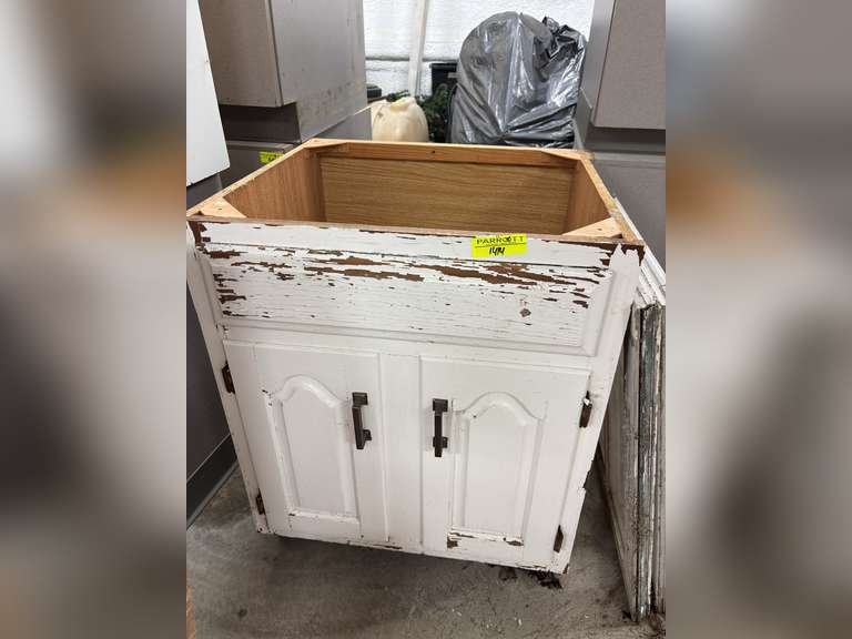 Sink vanity (L:24 3/4” x W:21.5” x H:30 1/8”)