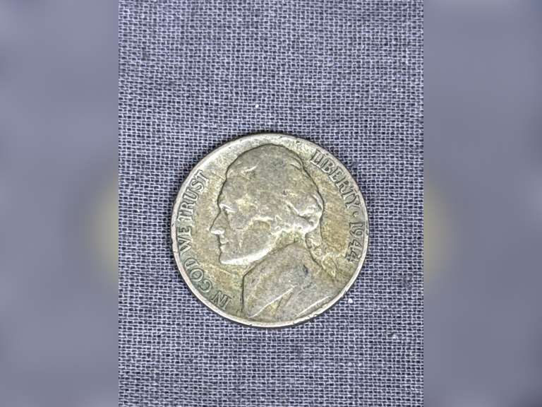 1 Wartime Jefferson Nickel "1944"