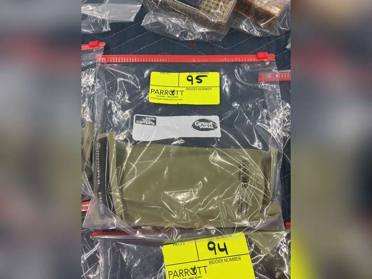 (1) Magpul PMAG 30 AR / M4 Rifle Magazines, 5.56x45, 30 Round Capacity (ALL NEW & SEALED)